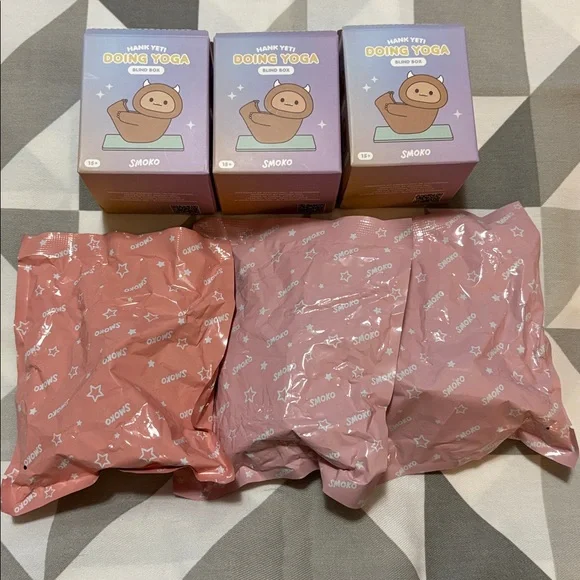 SMOKO Hank Yeti Doing Yoga Bundle - Picture 7 of 7